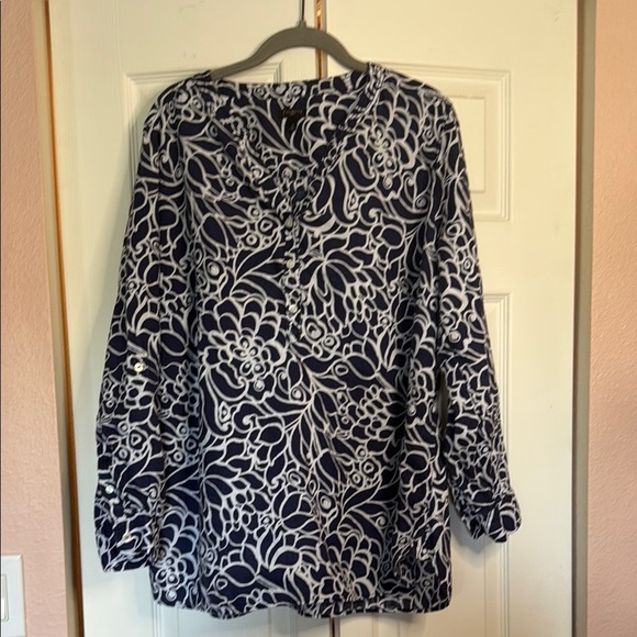 Talbots Navy and White Floral Plus sized Women's Top - Picture 1 of 8